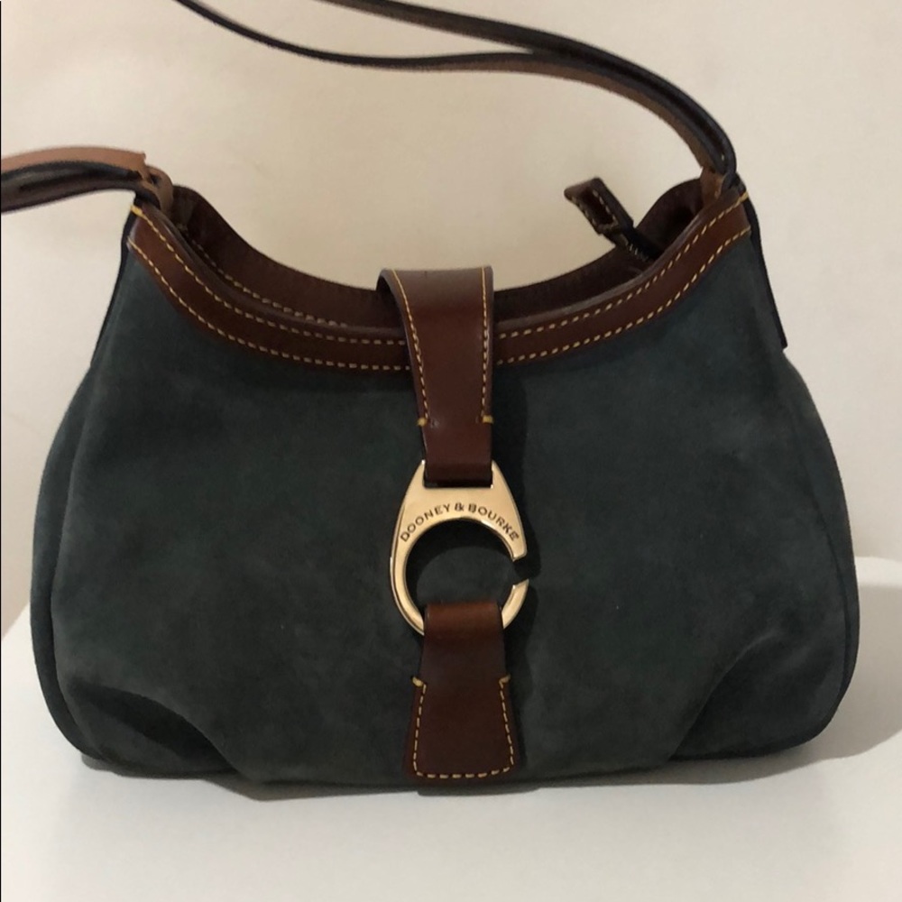 EUC Dooney & Bourke purse